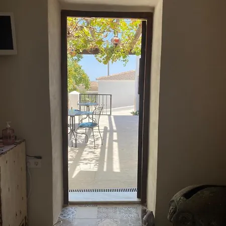 Lujos Bed & Breakfast Oria