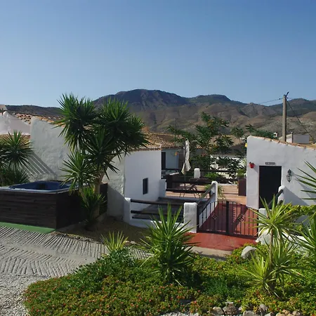 Bed & Breakfast Lujos *
