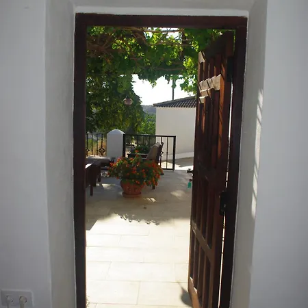 Bed and Breakfast Lujos Oria
